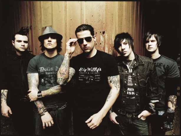 Avenged Sevenfold will play a free show at HP Pavillion and tour in 2011.